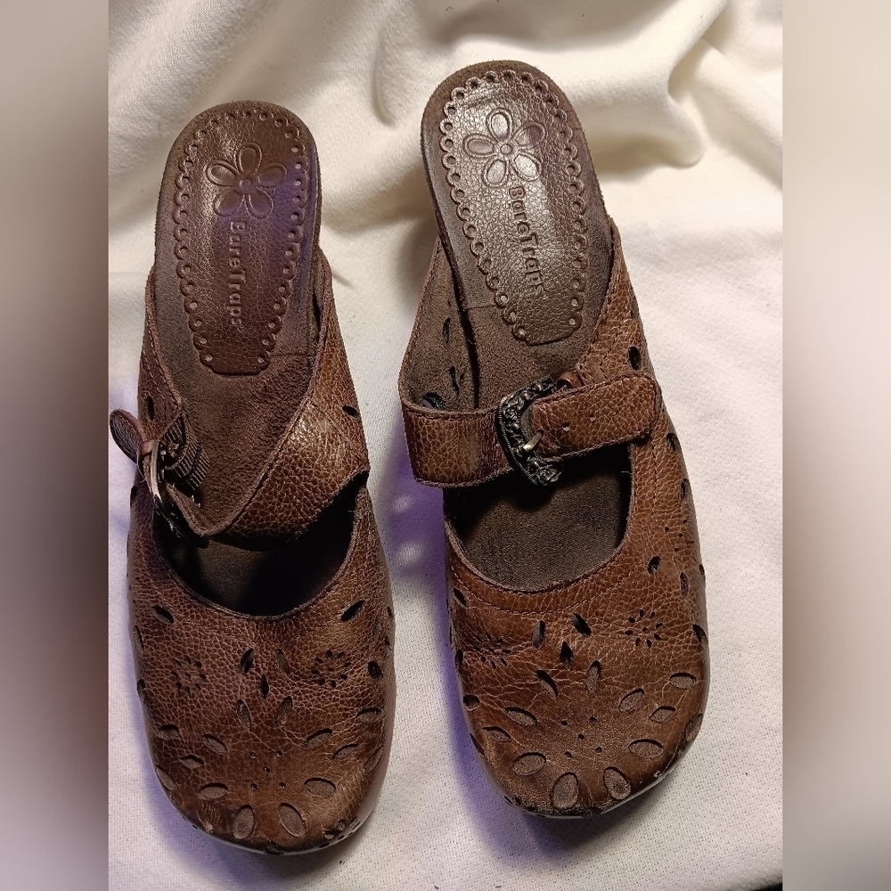 BareTraps leather sz 8